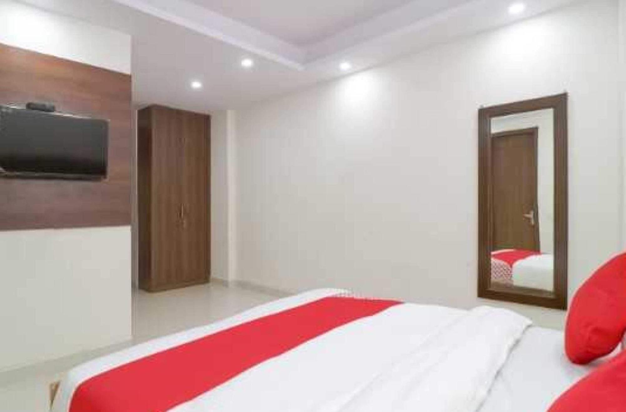O Leisurrestay Hotel New Delhi